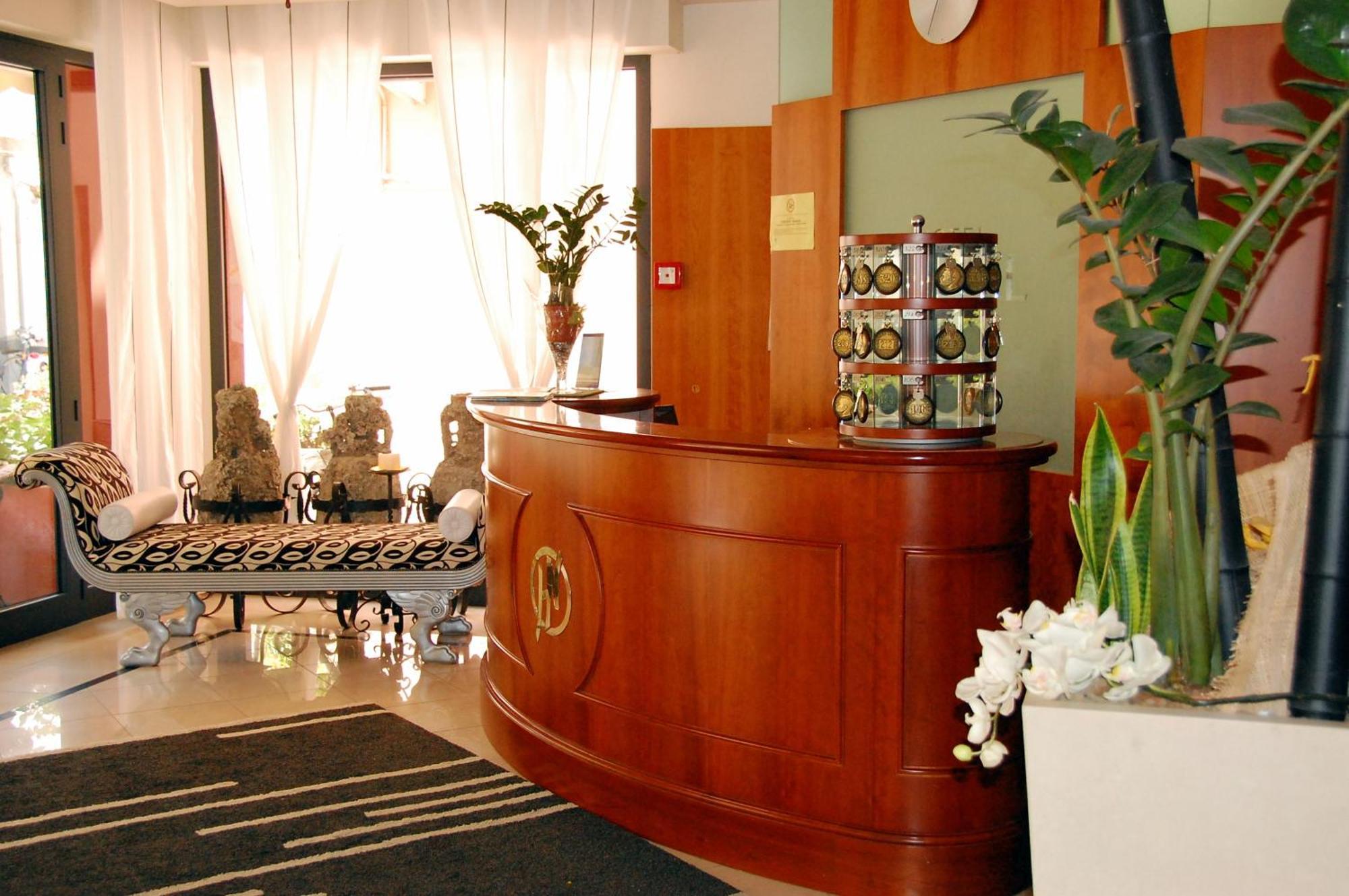 Hotel Nobel กาบิชเชมาเร ภายนอก รูปภาพ