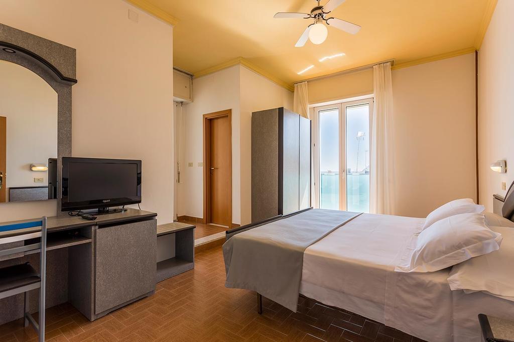 Hotel Nobel กาบิชเชมาเร ภายนอก รูปภาพ