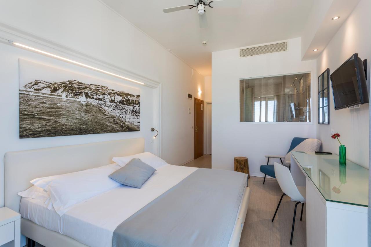 Hotel Nobel กาบิชเชมาเร ภายนอก รูปภาพ